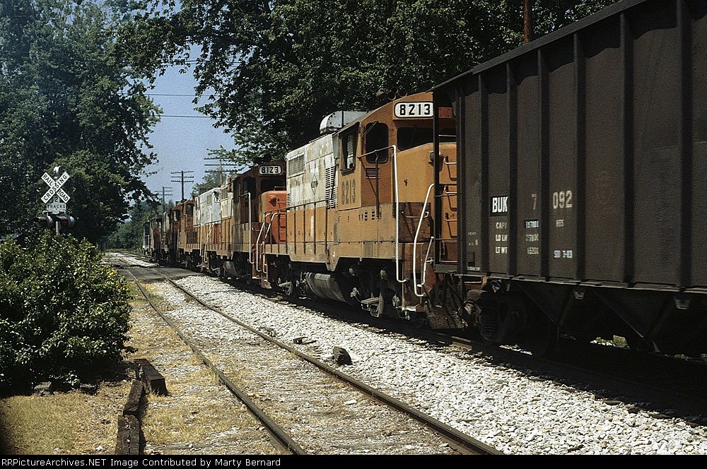 Paducah &amp; Louisville Ry 8213 and 8123
